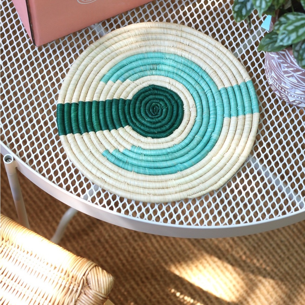 Kazi Unity Raffia Grass Woven Trivet Bohemian Artisan Made in Uganda Boho - Picture 6 of 7